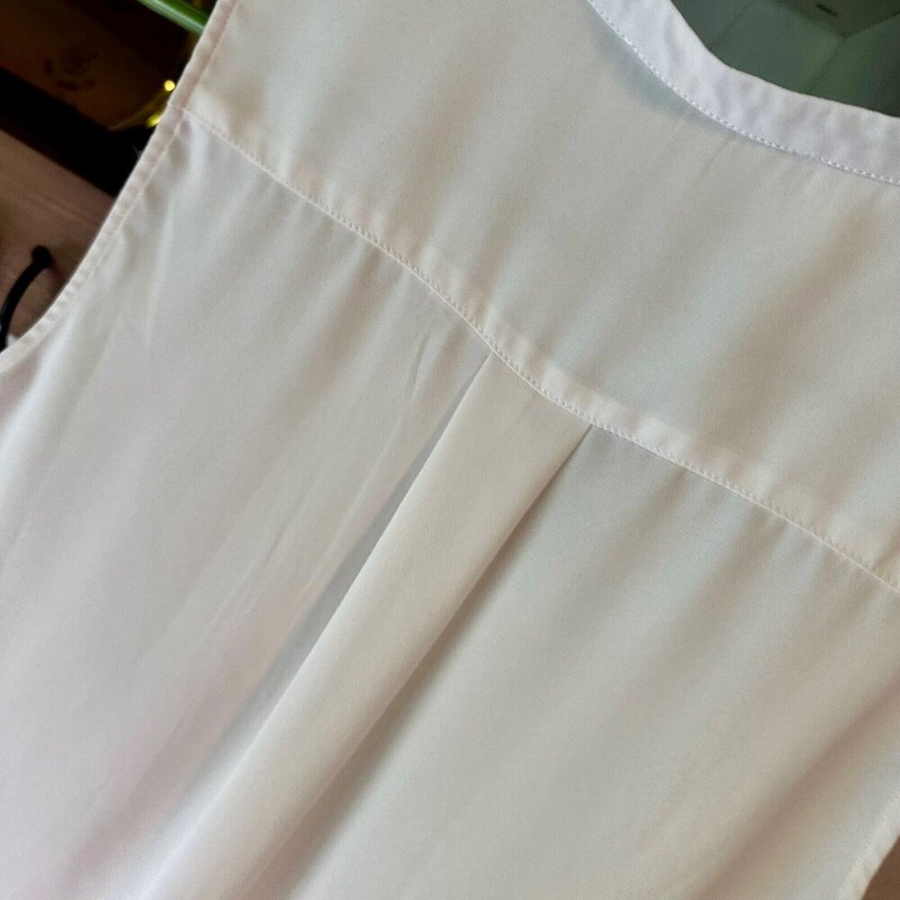 Sleeveless Blouse Womens‎ Cream Pintuck Lace Trim Pleated V-Neck High-Low Top - Picture 16 of 16